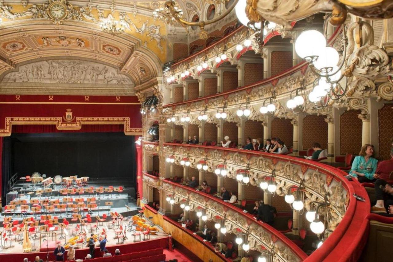 Cesare'S Home Катания Экстерьер фото